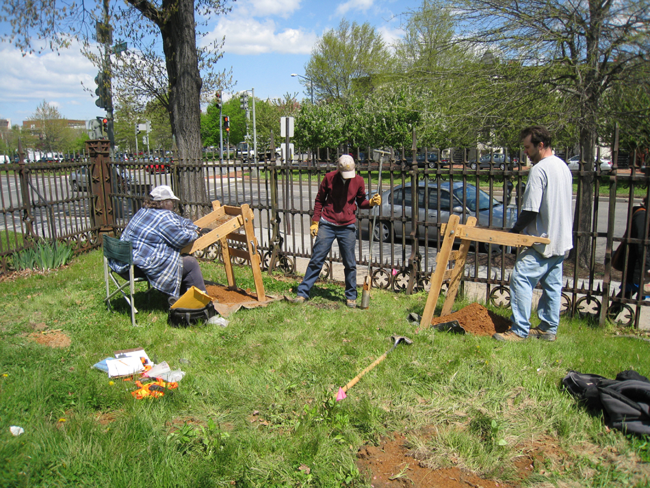 Archeological Dig - EAC/C Archeologists (Elizabeth Anderson Comer). Corner of Ninth and Pennsylvania Avenue SE