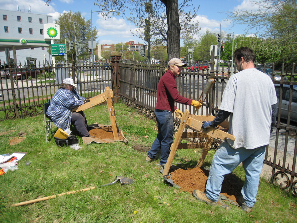 Archeological Dig - EAC/C Archeologists (Elizabeth Anderson Comer). Corner of Ninth and Pennsylvania Avenue SE