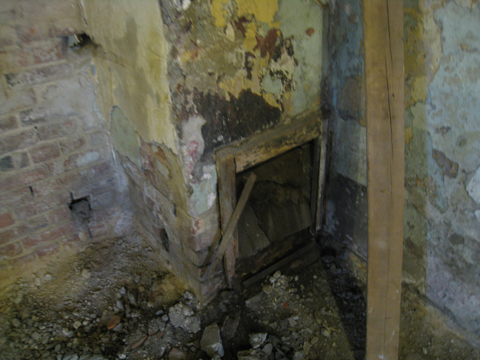 Basement - Ventilation Duct in South Side Wall